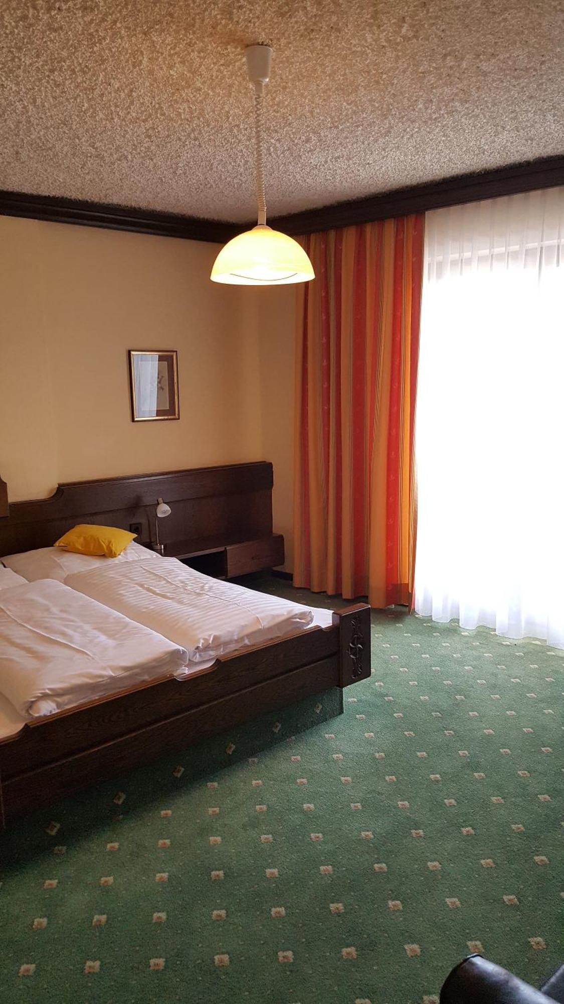 Kanz Hotel 3*